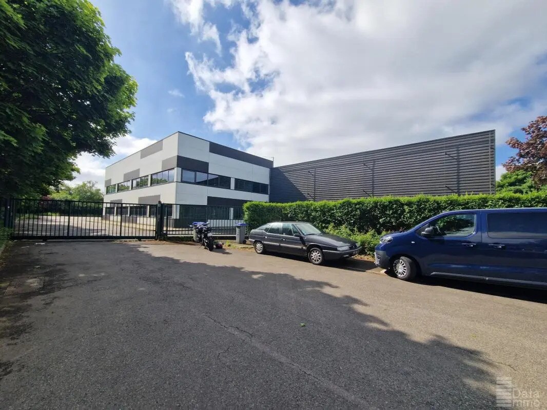 Industriel/Logistique dans Montigny-le-Bretonneux à louer Photo de l’immeuble– Image 1 sur 18