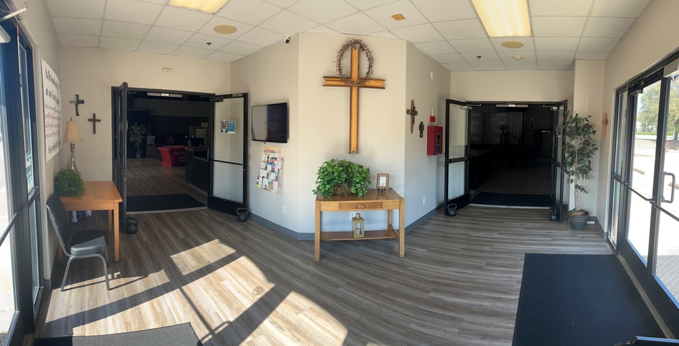 2565 MacArthur Blvd, Lewisville, TX à vendre - Hall d’entrée – Image 3 sur 15