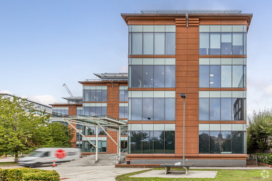 Manbre Rd, Londres à louer - Photo de l’immeuble – Image 3 sur 6