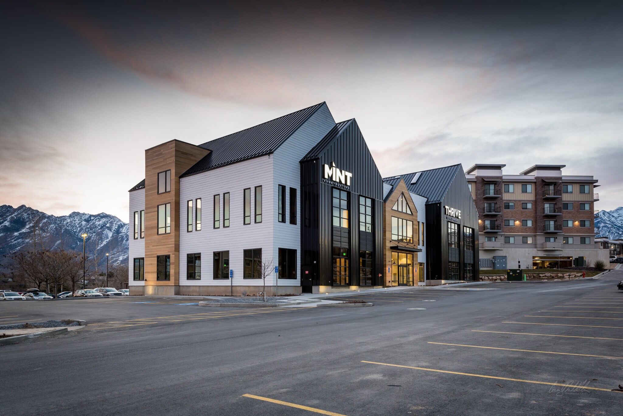 7585 S Union Park Ave, Midvale, UT à louer Photo de l’immeuble– Image 1 sur 4