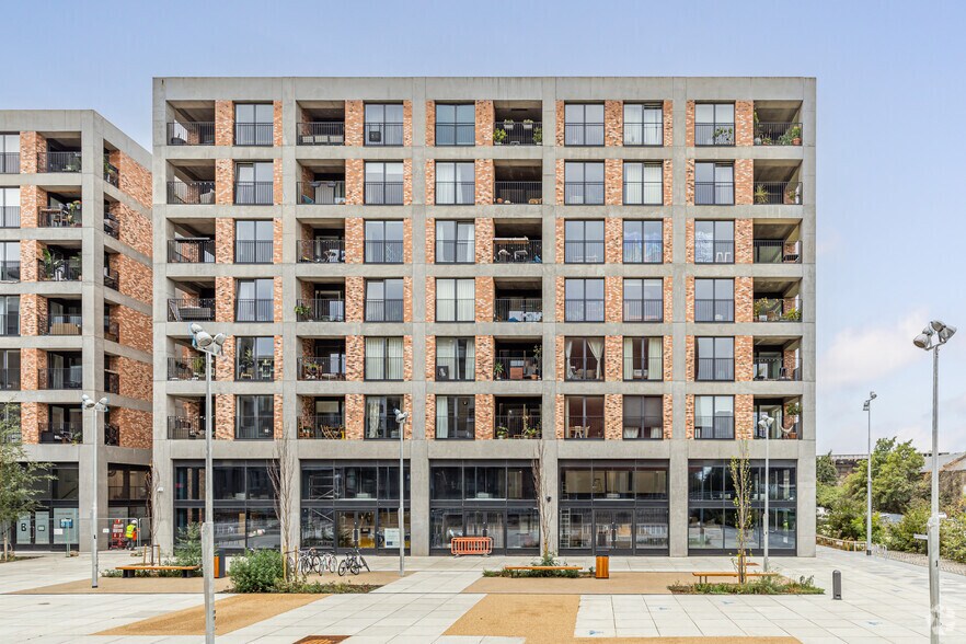 13 Rookwood Way, Londres à louer - Photo de l’immeuble – Image 3 sur 15