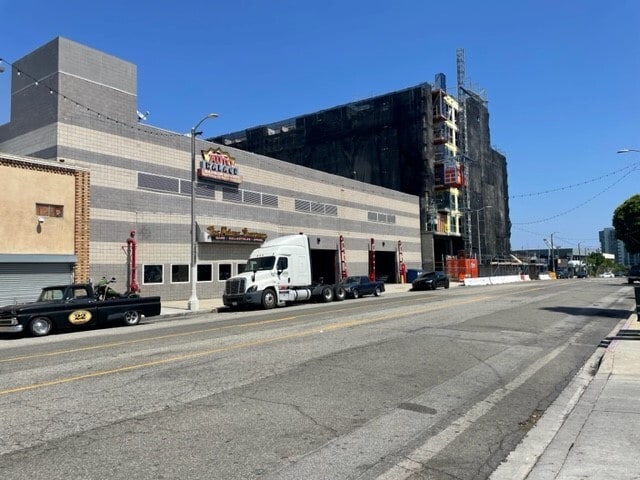 460 W 5th St, San Pedro, CA à louer - Photo de l’immeuble – Image 3 sur 11