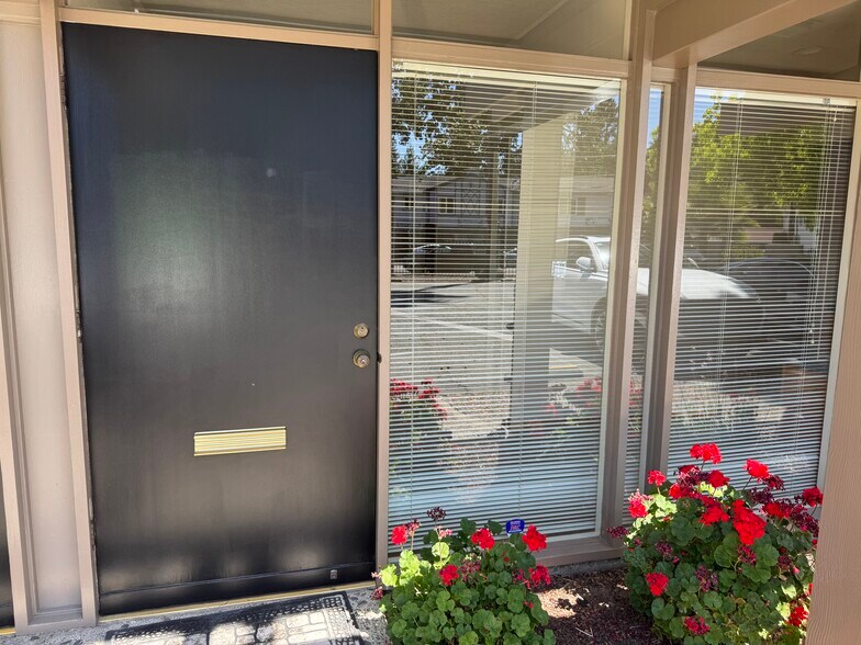 3450 Golden Gate Way, Lafayette, CA à louer - Photo de l’immeuble – Image 3 sur 4