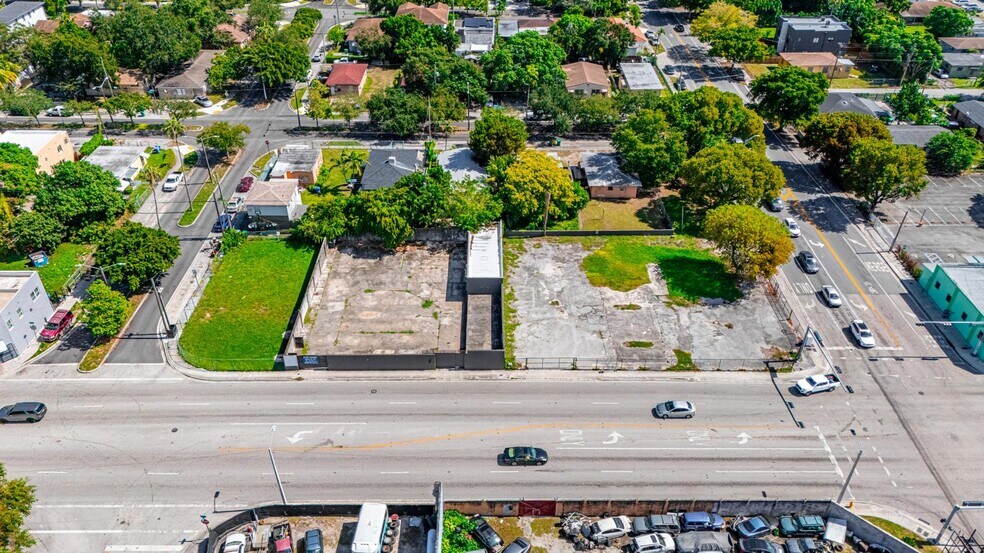 4647 NW 17th Ave, Miami, FL à louer - Photo de l’immeuble – Image 2 sur 10