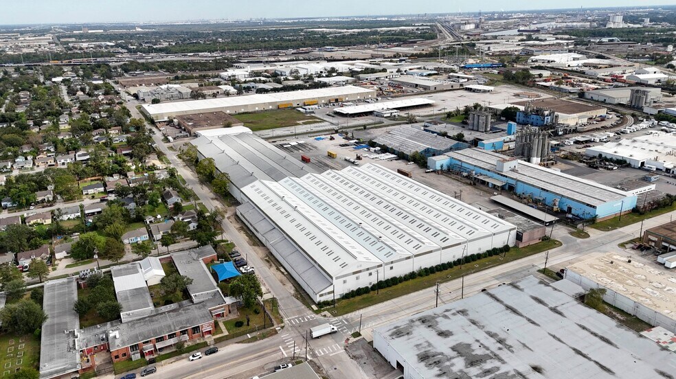 1211 Kress St, Houston, TX à louer - Photo de l’immeuble – Image 3 sur 6