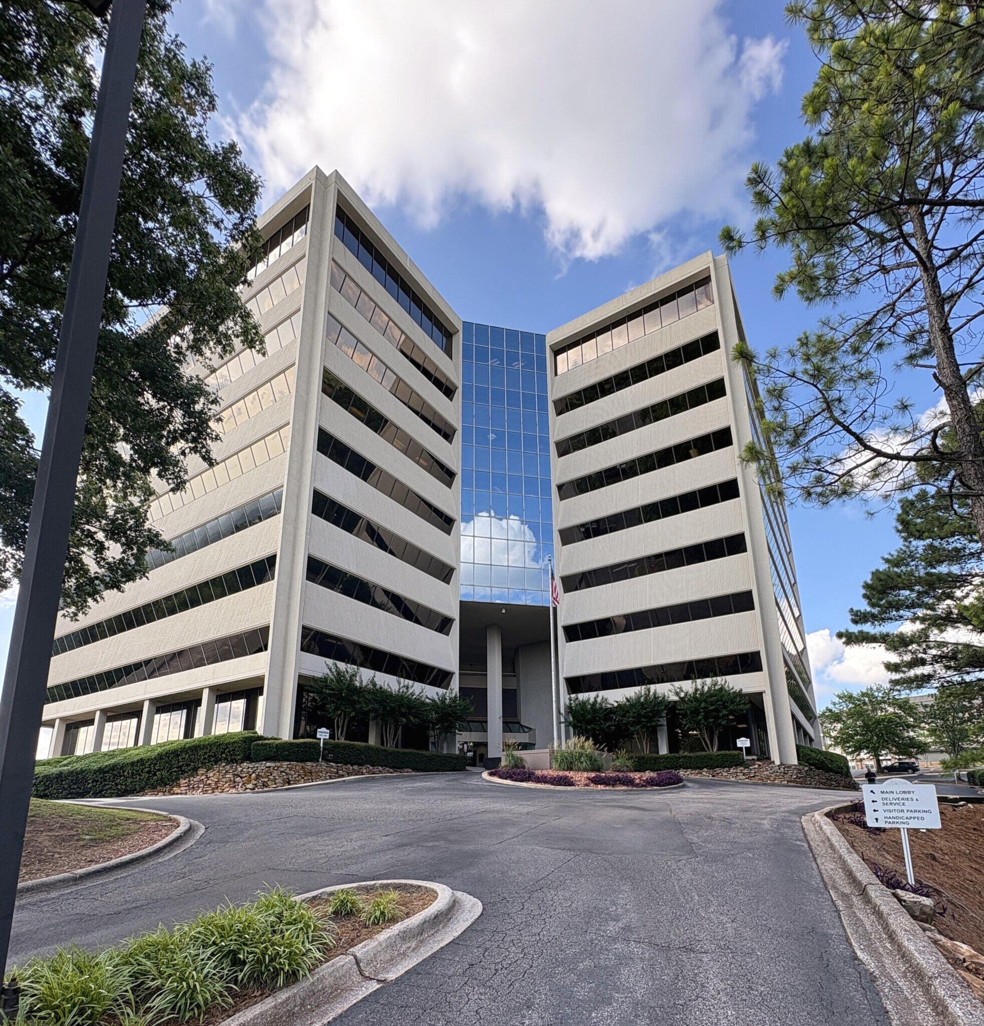 600 Beacon Pkwy W, Birmingham, AL à louer Photo de l’immeuble– Image 1 sur 35