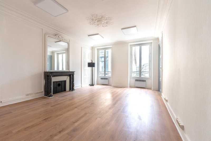 9 Rue Bergère, Paris à louer - Photo de l’immeuble – Image 2 sur 11