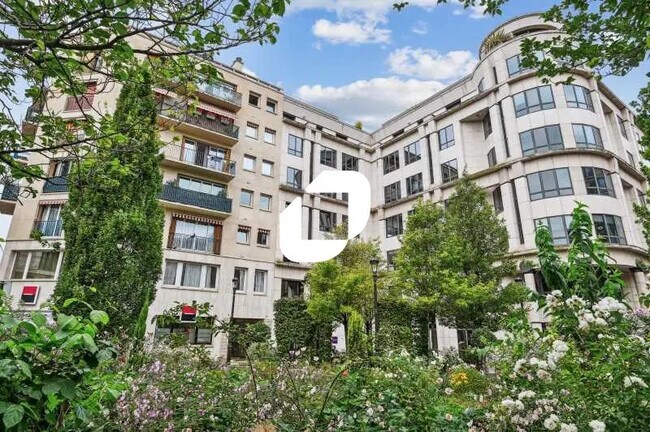 Plus de détails pour 11-11 Place Du General Leclerc, Levallois-Perret - Bureau à louer