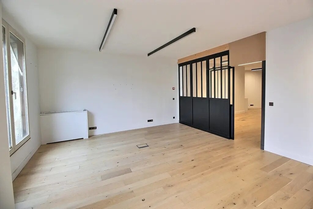 Bureau dans Paris à louer Photo de l’immeuble– Image 1 sur 10