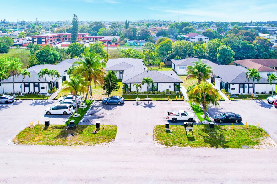 6032 SW 25th St, Miramar, FL à vendre - Photo principale – Image 1 sur 9