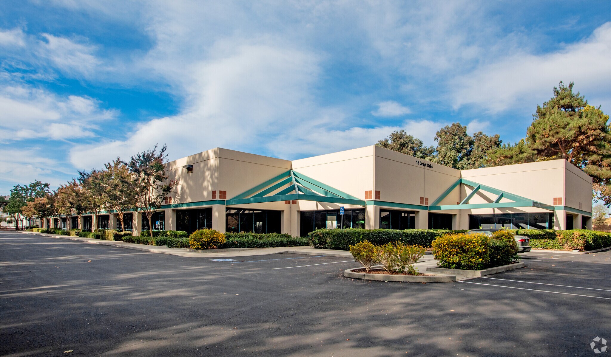 23 Las Colinas Ln, San Jose, CA à louer Photo de l’immeuble– Image 1 sur 9