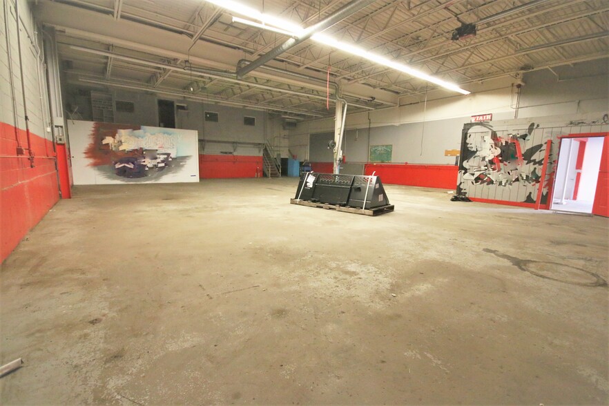 840 Cumberland Hill Rd, Woonsocket, RI à louer - Photo de l’immeuble – Image 3 sur 11