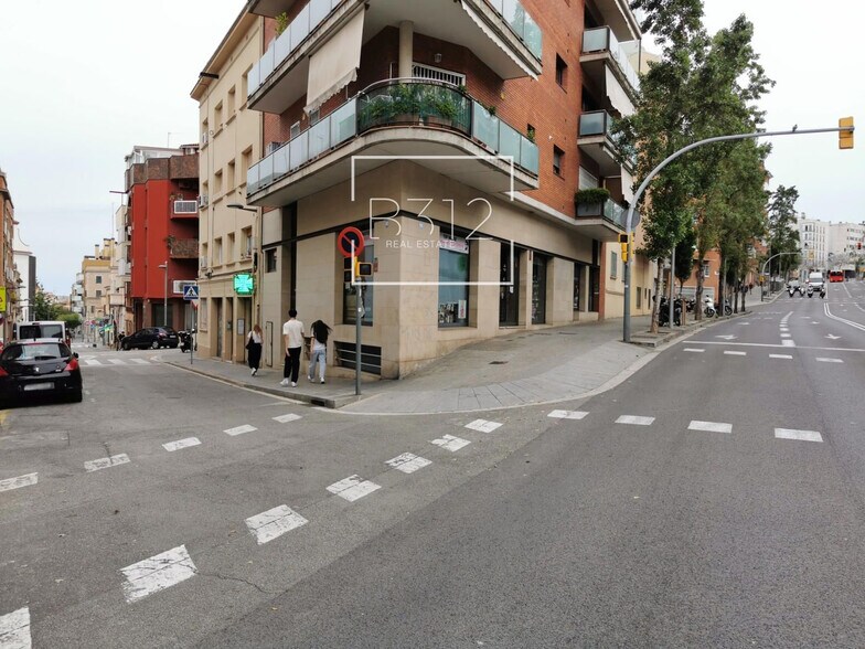 Immeuble residentiel dans Barcelone, Barcelona à vendre - Photo de l’immeuble – Image 3 sur 8