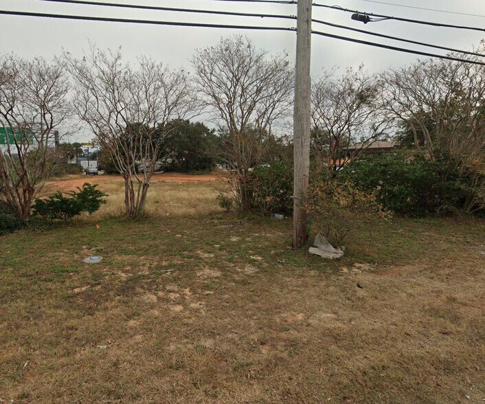 801 Gulf Breeze Pky, Gulf Breeze, FL à louer - Autre – Image 3 sur 6
