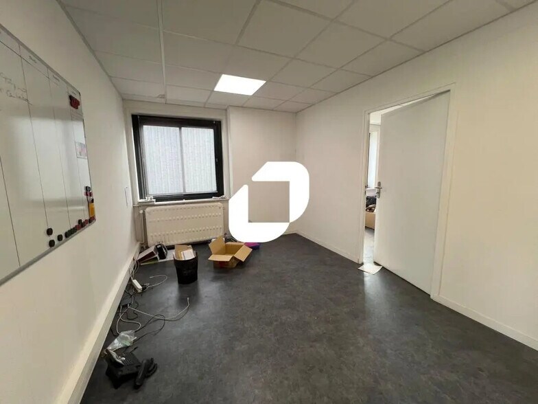 Bureau dans Fretin à louer - Photo intérieure – Image 3 sur 10