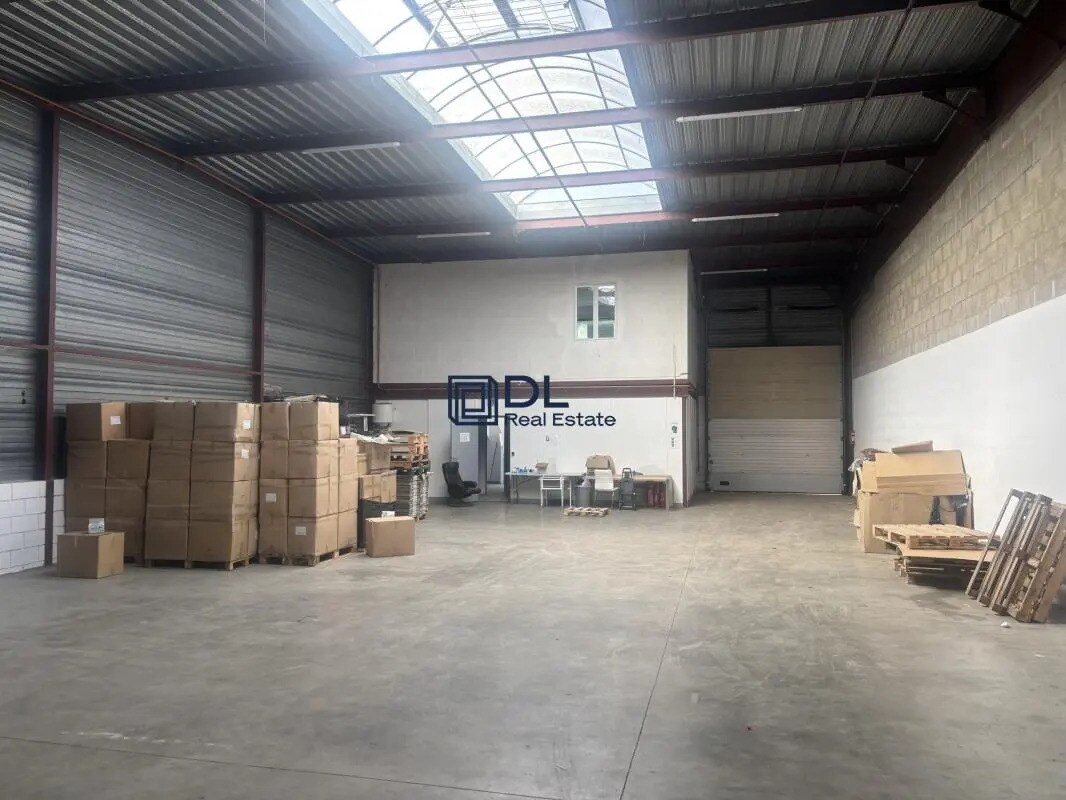Industriel/Logistique dans Collégien à louer Photo de l’immeuble– Image 1 sur 7