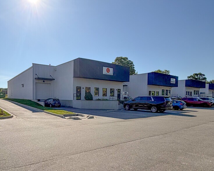 775 Woodruff Rd, Greenville, SC à louer - Photo principale – Image 1 sur 8