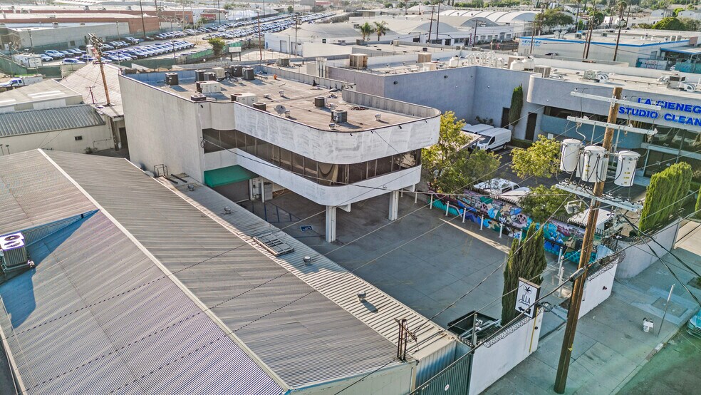 7231 Hinds Ave, North Hollywood, CA à vendre - Photo de l’immeuble – Image 2 sur 15