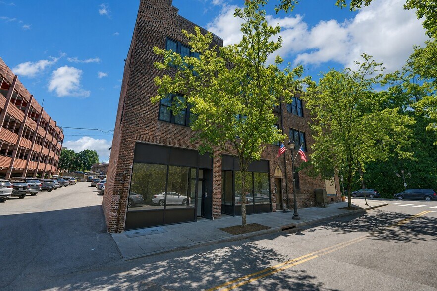 30 Garth Rd, Scarsdale, NY à louer - Photo de l’immeuble – Image 3 sur 15