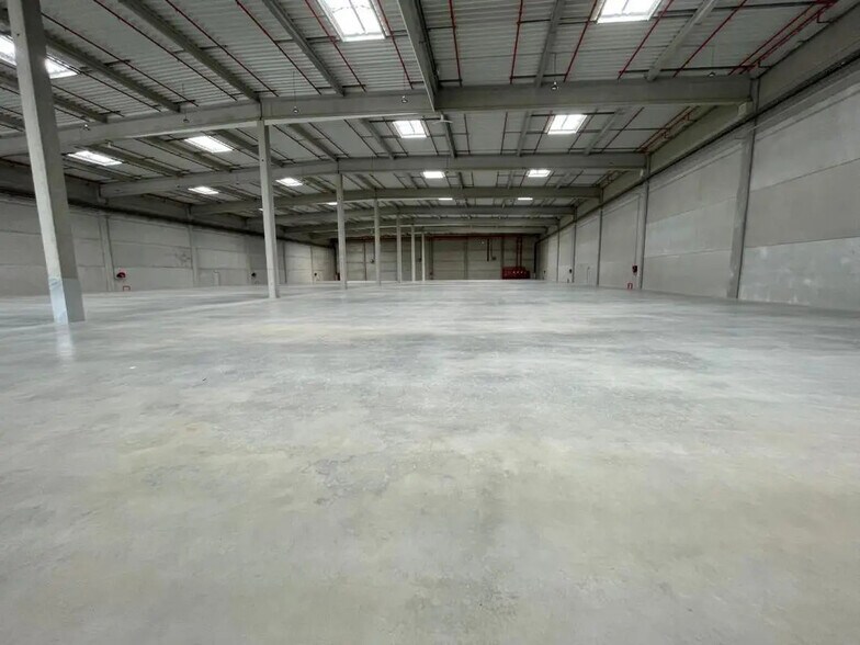 Industriel/Logistique dans Le Thillay à louer - Photo intérieure – Image 3 sur 13
