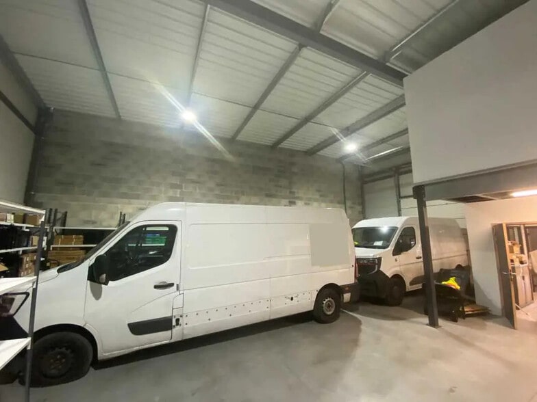 Bureau dans VILLENAVE-D'ORNON à louer - Photo intérieure – Image 3 sur 8