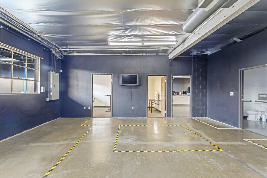 315 S Flower St, Burbank, CA à louer - Photo de l’immeuble – Image 3 sur 12