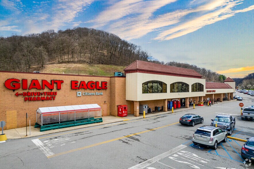 2001-203 Lincoln Way, McKeesport, PA à louer - Photo de l’immeuble – Image 1 sur 6