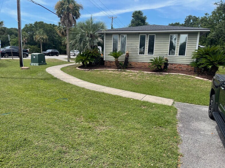15 21st Ave, Isle Of Palms, SC à vendre - Photo de l’immeuble – Image 3 sur 17