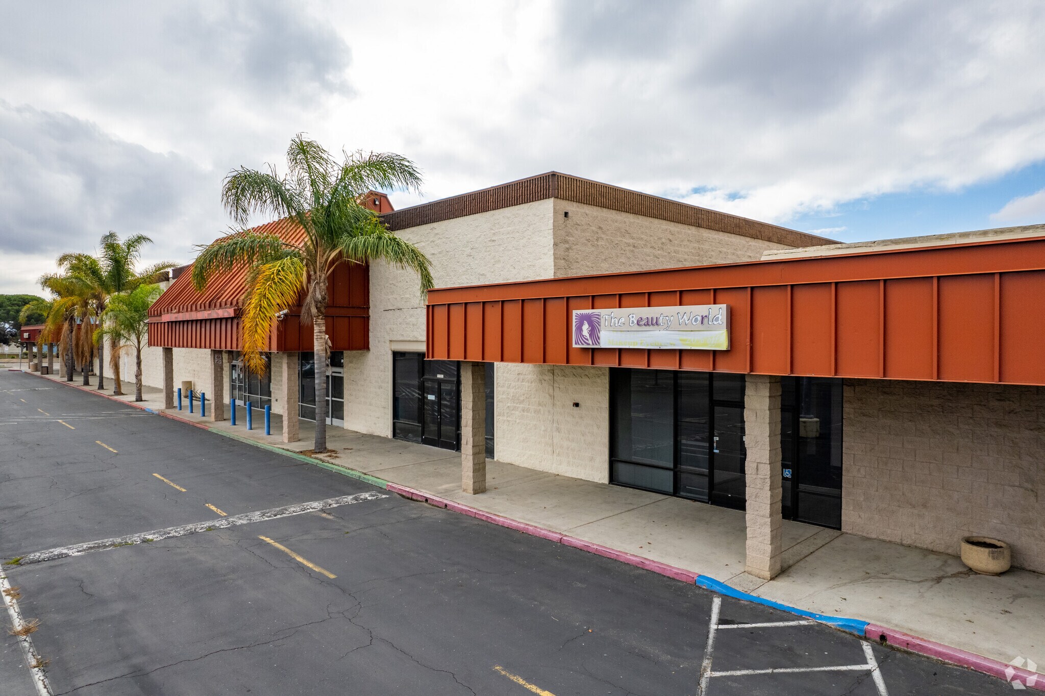 5222-5270 Newpark Plz, Newark, CA à vendre Photo principale– Image 1 sur 5
