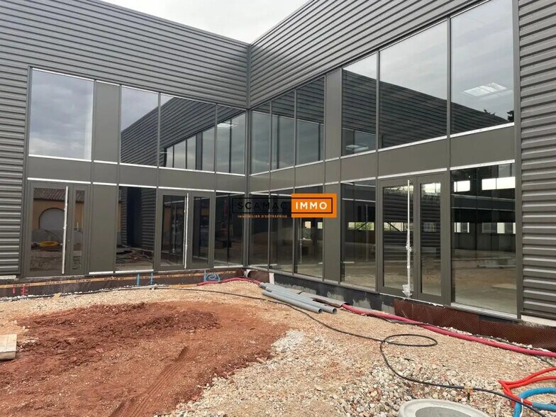 Bureau dans Ollioules à louer - Photo de l’immeuble – Image 1 sur 5