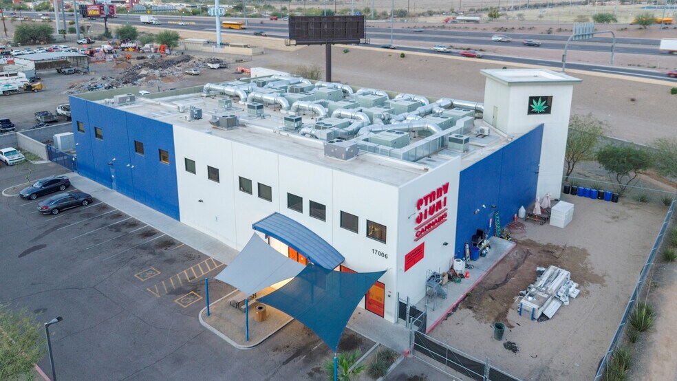17006 S Weber Dr, Chandler, AZ à louer - Photo de l’immeuble – Image 2 sur 10