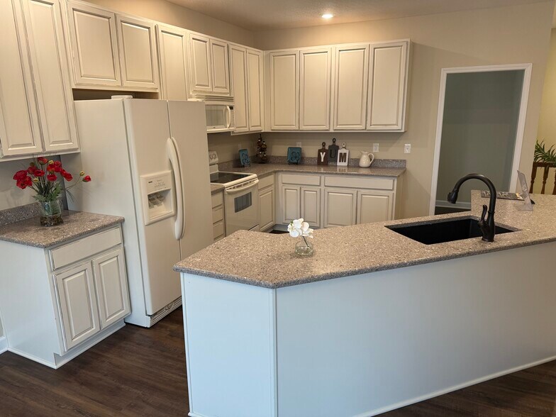 12952 Frogtown Connector Rd, Walton, KY à louer - Photo de l’immeuble – Image 2 sur 10