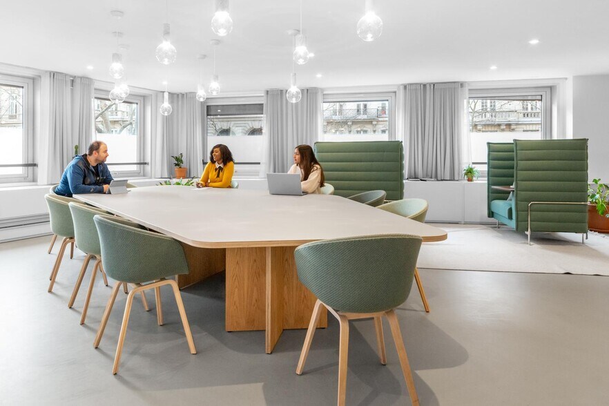 54/56 Avenue Hoche, Paris à louer - Photo de l’immeuble – Image 1 sur 6