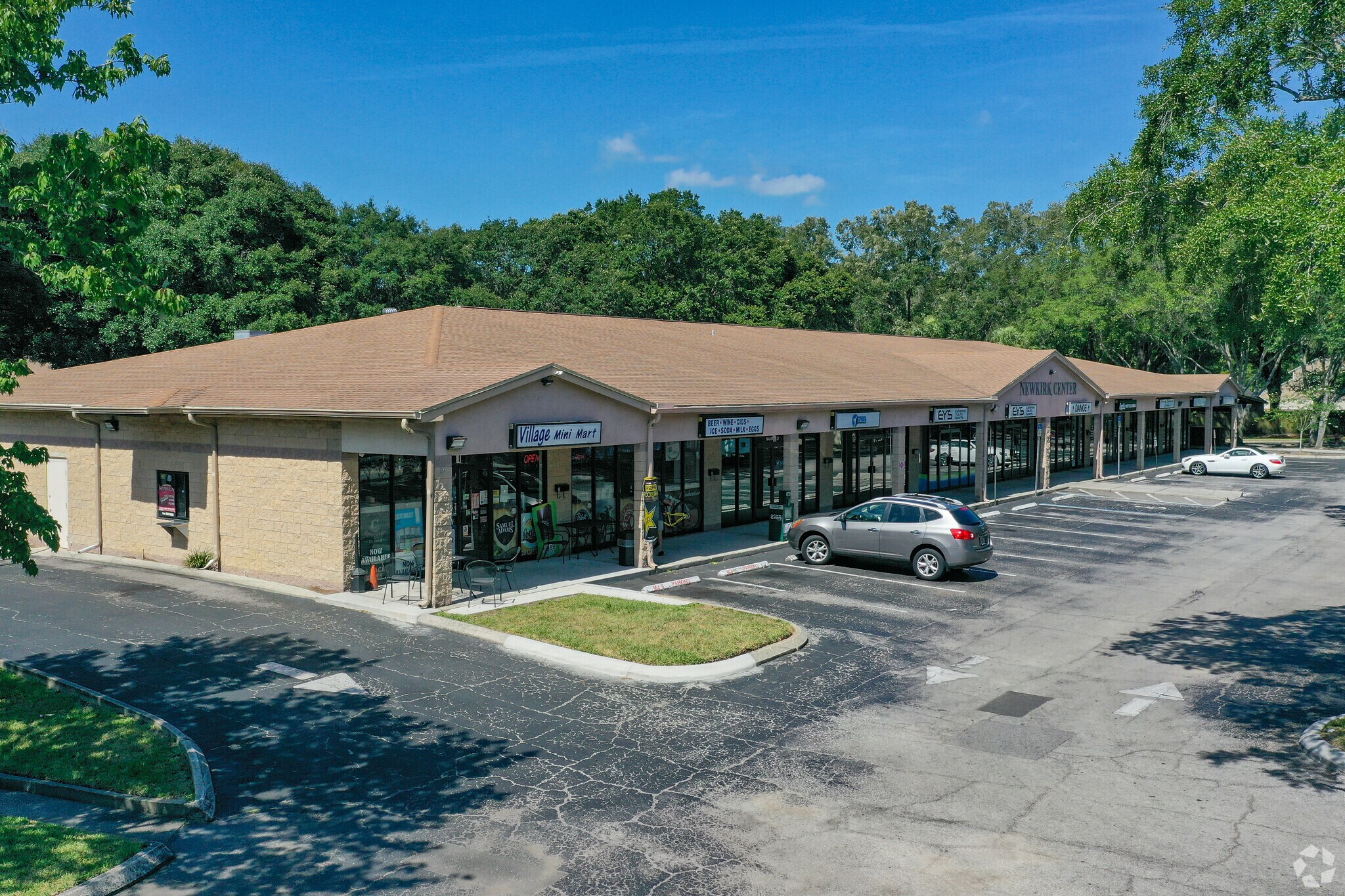 4920 Newkirk Dr, Tampa, FL à louer Photo principale– Image 1 sur 6