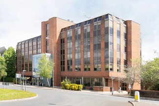 Plus de détails pour 135-143 High St, Crawley - Bureau à louer