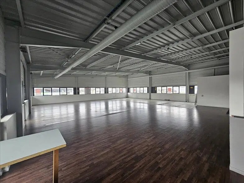 Local commercial dans Landerneau à louer - Photo de l’immeuble – Image 1 sur 7