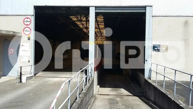 Plus de détails pour Industriel/Logistique à louer