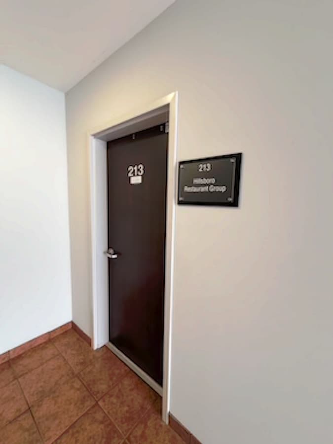 5300-5350 W Hillsboro Blvd, Coconut Creek, FL 33073 - Lot 213 -  - Hall d’entrée - Image 2 of 9