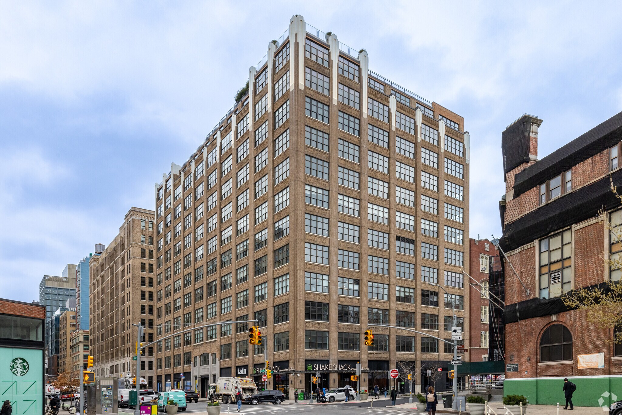 225 Varick St, New York, NY à louer Photo principale– Image 1 sur 7