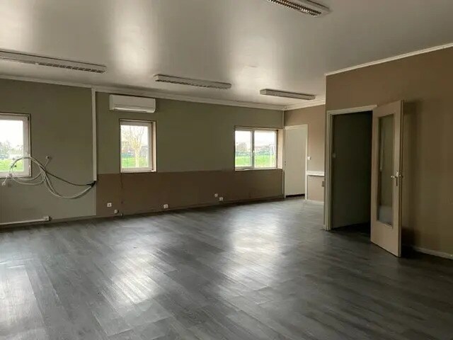 Local d’activités dans Crissey à louer Photo intérieure– Image 1 sur 9
