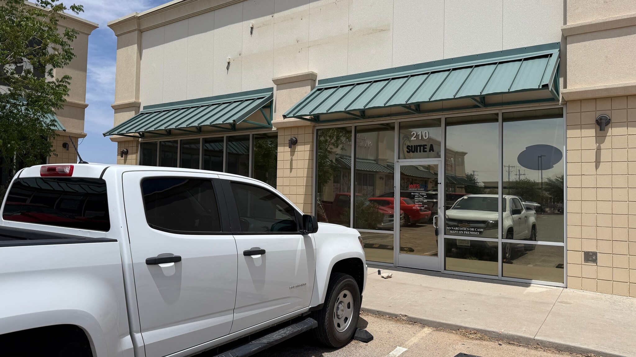 210 W Longview Ave, Midland, TX à louer Photo de l’immeuble– Image 1 sur 36