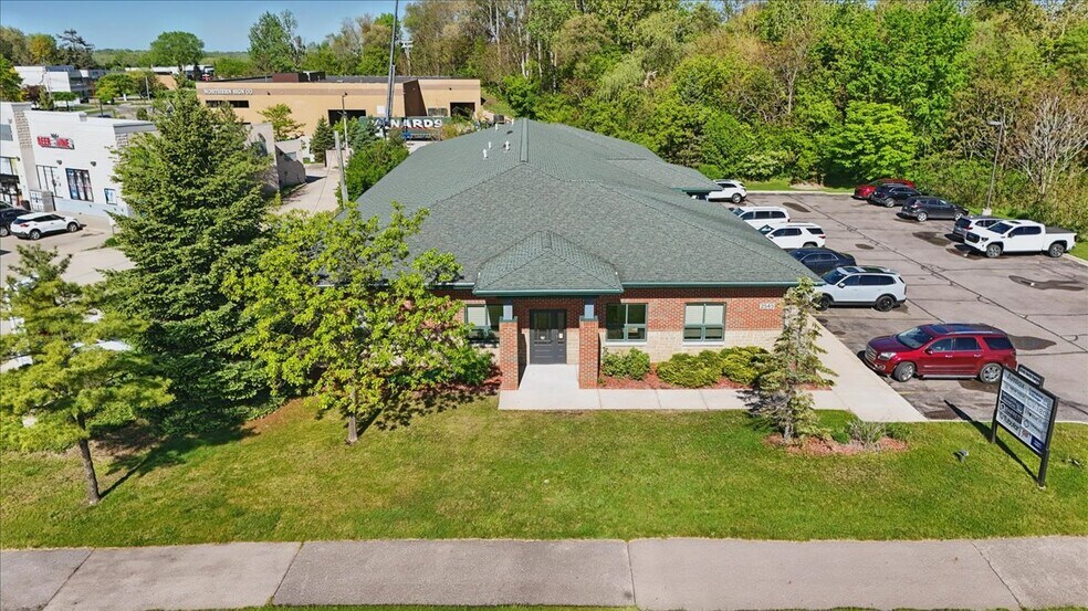 2545 N Opdyke Rd, Auburn Hills, MI à vendre - Photo de l’immeuble – Image 3 sur 41