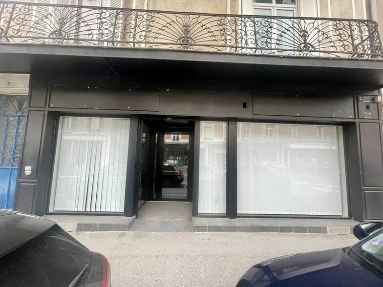 Local commercial dans Reims à louer - Photo de l’immeuble – Image 1 sur 6