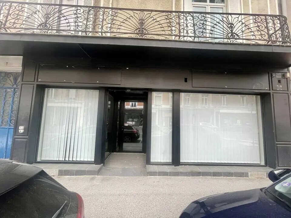 Local commercial dans Reims à louer Photo de l’immeuble– Image 1 sur 7