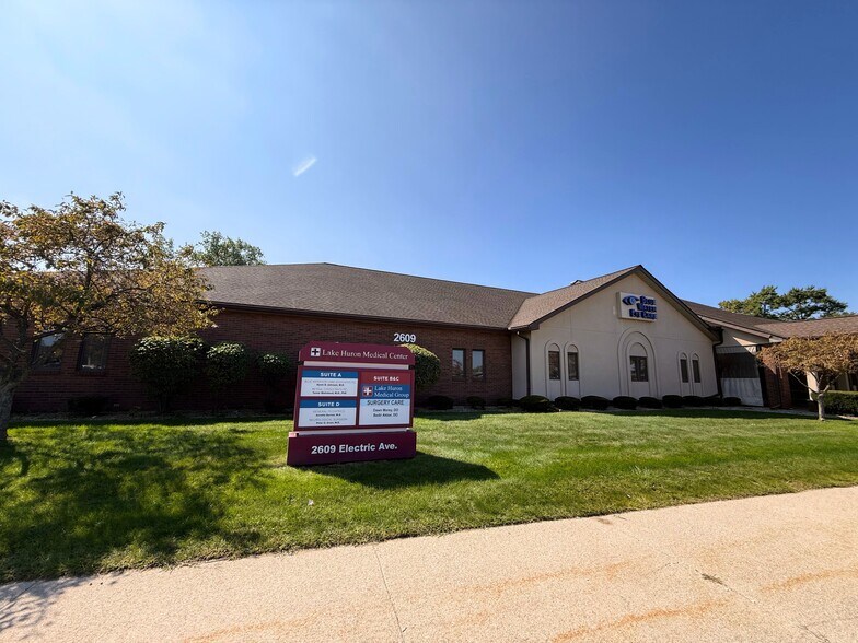 2609 Electric Ave, Port Huron, MI à vendre - Photo principale – Image 1 sur 1