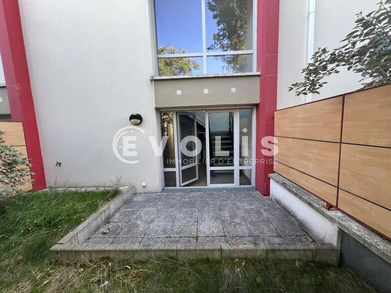 Bureau dans Saint-Maur-des-Fossés à louer - Photo de l’immeuble – Image 1 sur 13