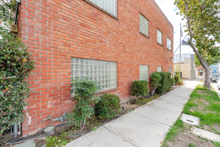 700-710 W Wilson Ave, Glendale, CA à louer - Photo de l’immeuble – Image 3 sur 40