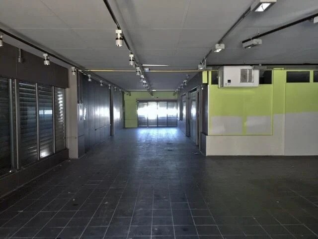 Local commercial dans Bollène à louer - Photo de l’immeuble – Image 3 sur 6