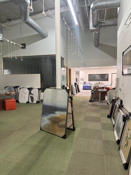 9200 Gazette Ave, Chatsworth, CA à louer - Photo de l’immeuble – Image 3 sur 18