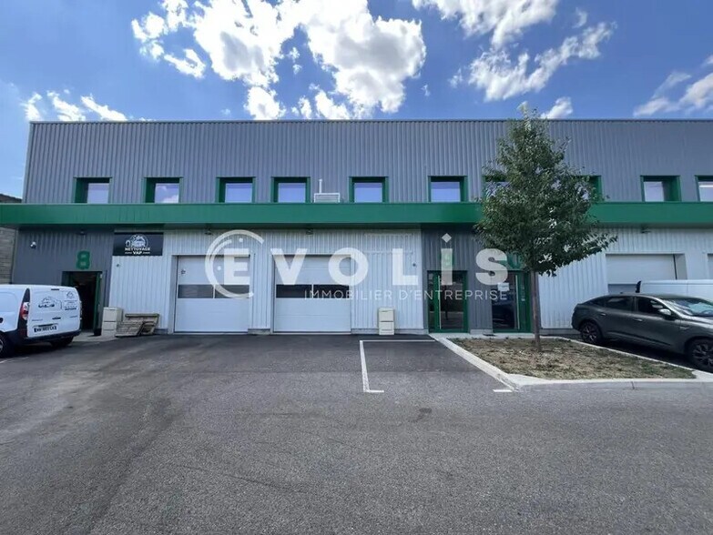 12 Rue Léopha, Mions à louer - Photo de l’immeuble – Image 2 sur 11